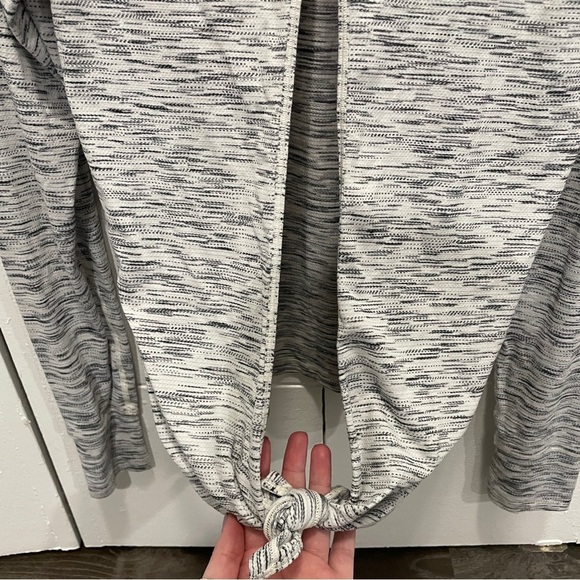 Lululemon Beat The Heat Long Sleeve - Picture 7 of 10